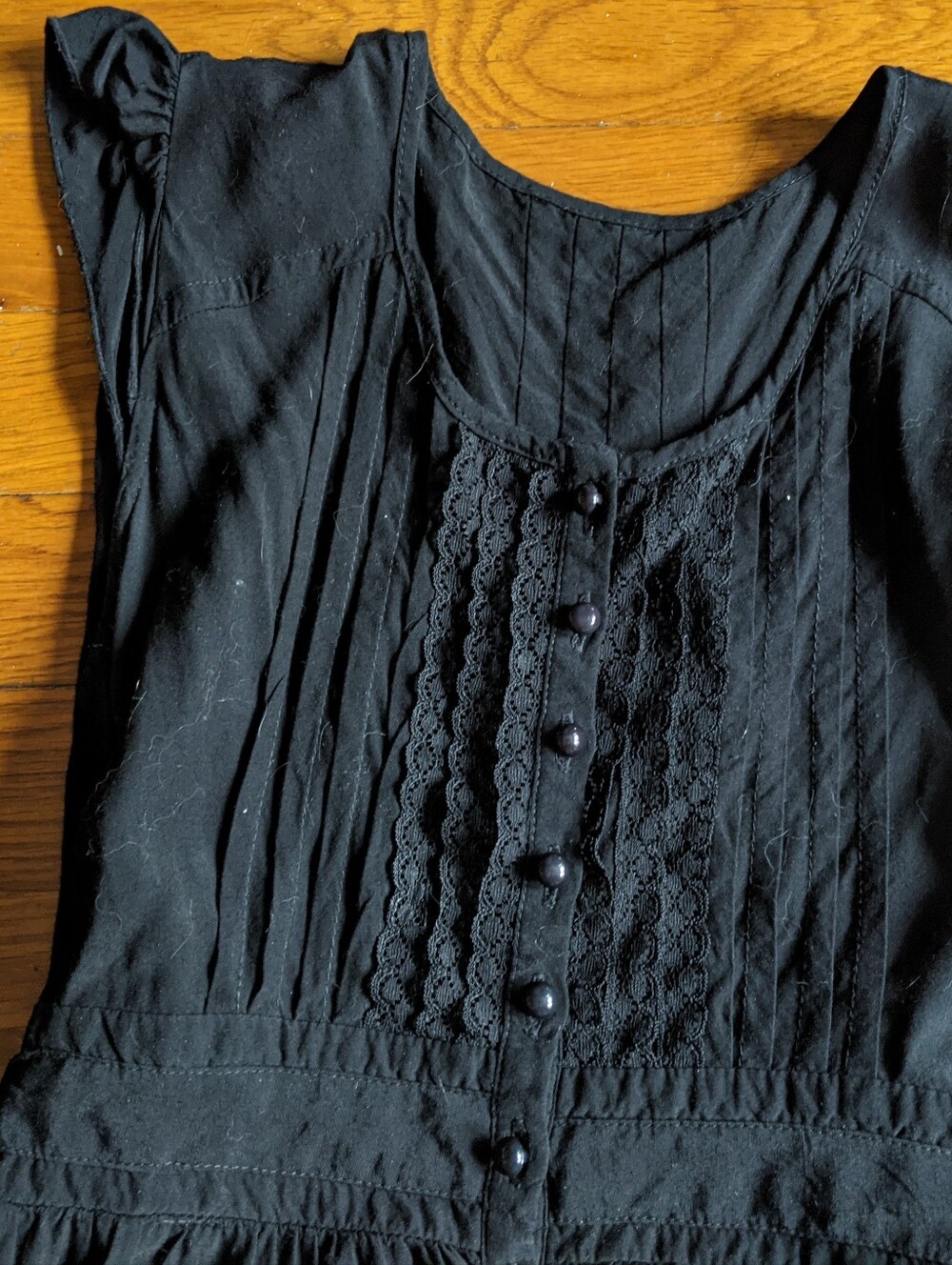 Dress. - Picture 2 of 3
